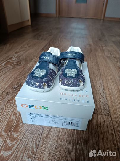 Сандалии для девочки geox