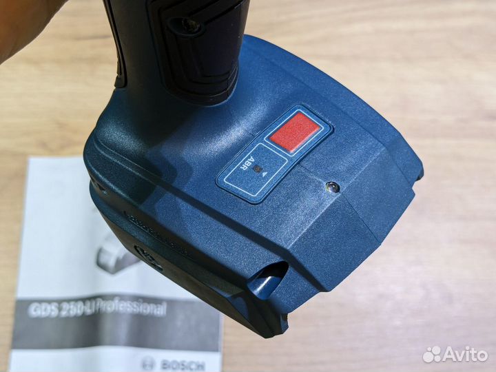 Гайковерт Bosch GDS 250-LI