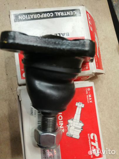 Шаровая опора верх рычага Nissan Vanette 99