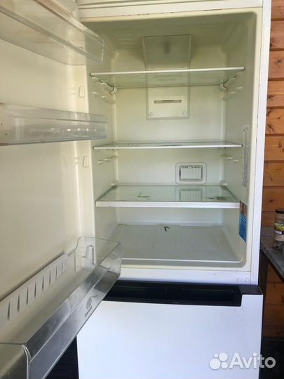 Холодильник бу Indesit DF 4160 W