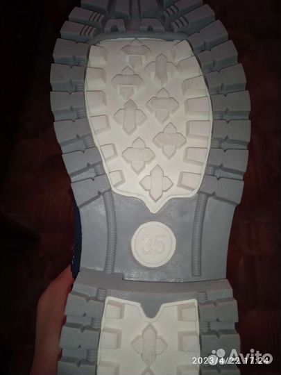 Ботинки новые 35 размер