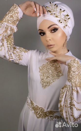 Платья на никах