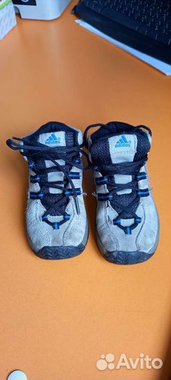 Кроссовки детские adidas 23