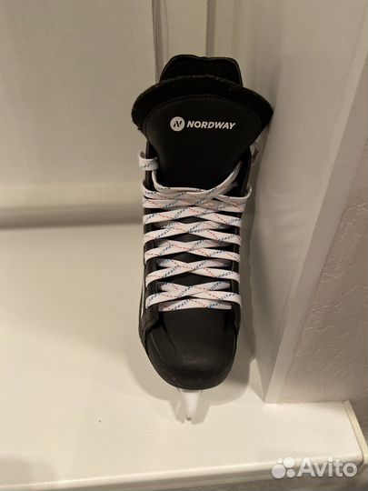 Коньки хоккейные