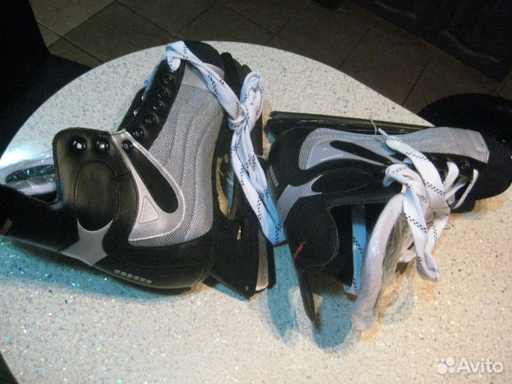 Коньки хоккейные