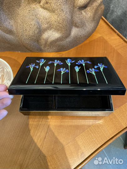 Музыкальная шкатулка «Ирисы», 80-е гг., Япония