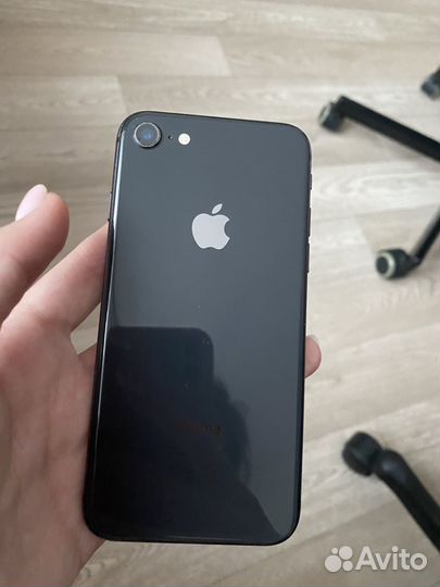 iPhone 8, 64 ГБ