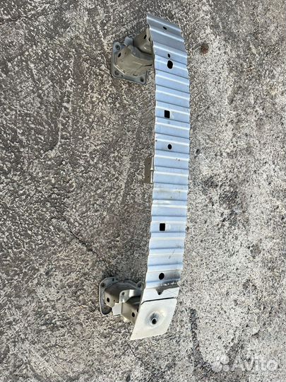 Усилитель переднего бампера mazda 3 bk