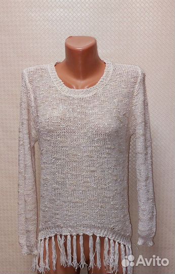 Свитер молочного цвета с бахромой 44-46