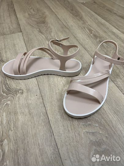 Сандалии женские 36 размер