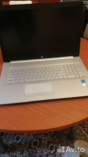 Ноутбук HP 17 дюймов, i5-1135G7