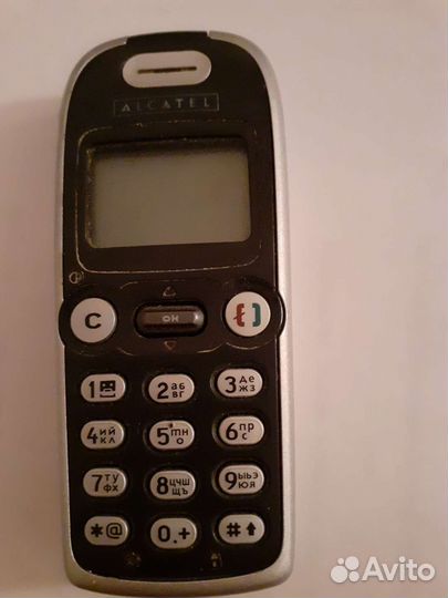 Кнопочный телефон alcatel