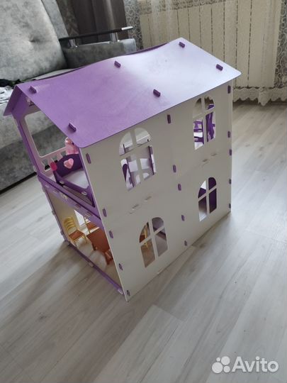 Кукольный домик с мебелью