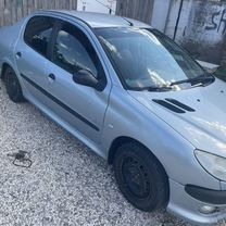 Peugeot 206 1.4 MT, 2006, битый, 250 000 км, с пробегом, цена 180 000 руб.