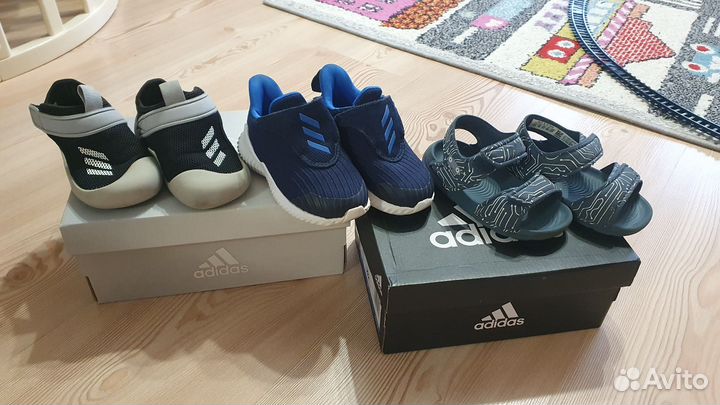 Кроссовки adidas