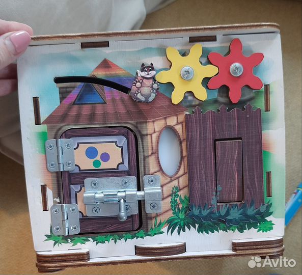 Бизиборд домик со светом, небольшой