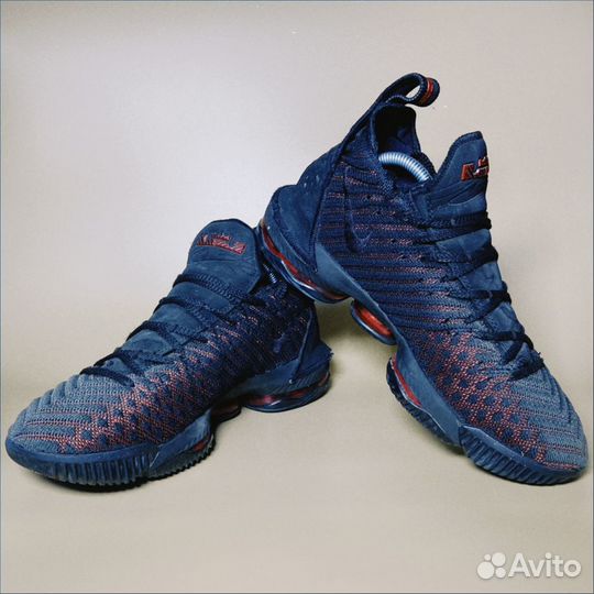 Баскетбольные кроссовки Nike LeBron 16