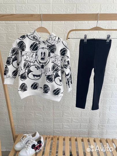 Костюм на девочку с капюшоном