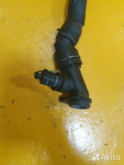 Фланец системы охлаждения 2.0 FSI AXW BLR BLX VAG