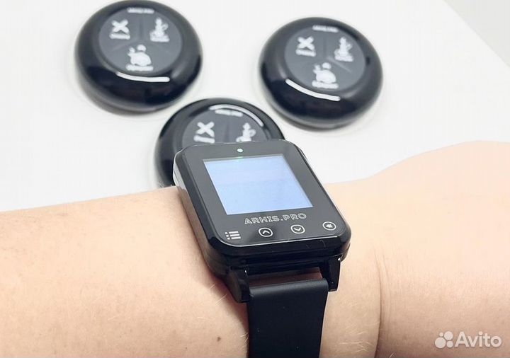 Кнопка вызов официанта и часы вызова кальянщика