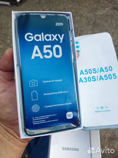 Samsung Galaxy A50, 4/64 ГБ