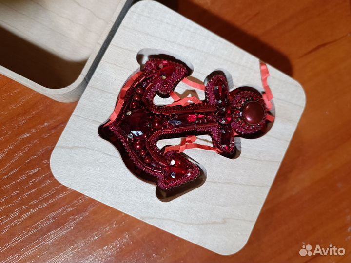 Брошь ручной работы якорь