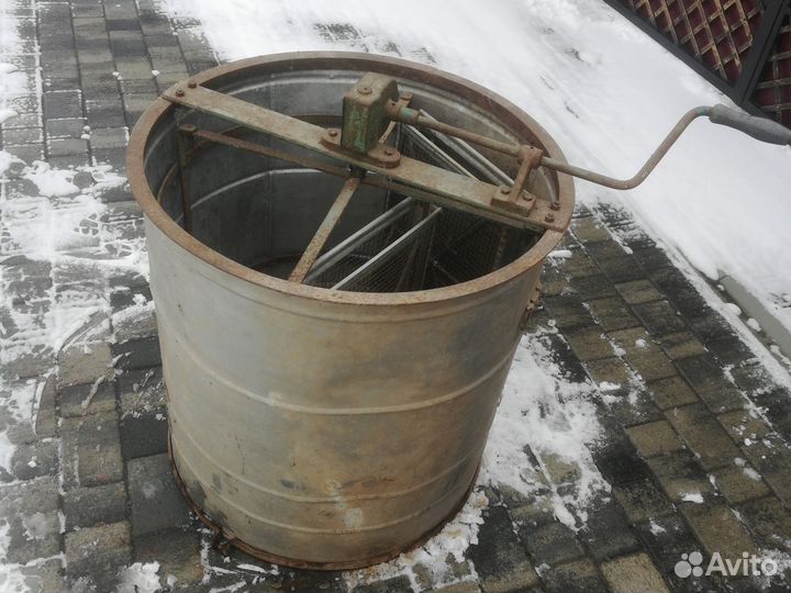 Медогонка 4 рамочная бу