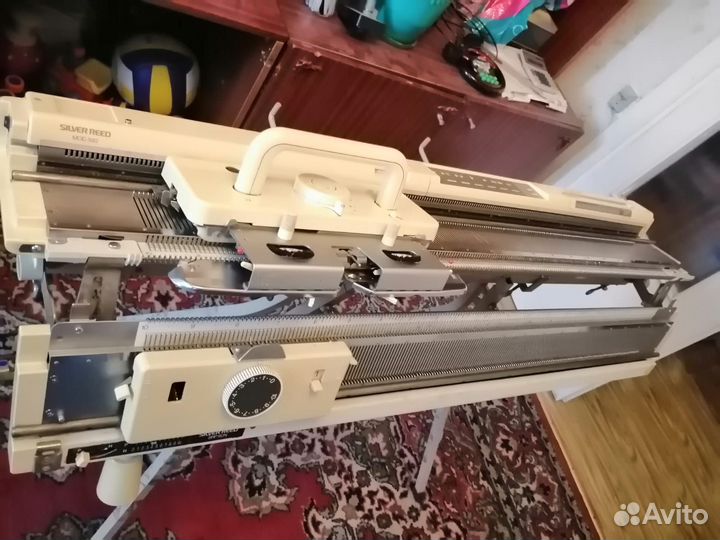 Электронная вязальная машина Silver Reed SK-580