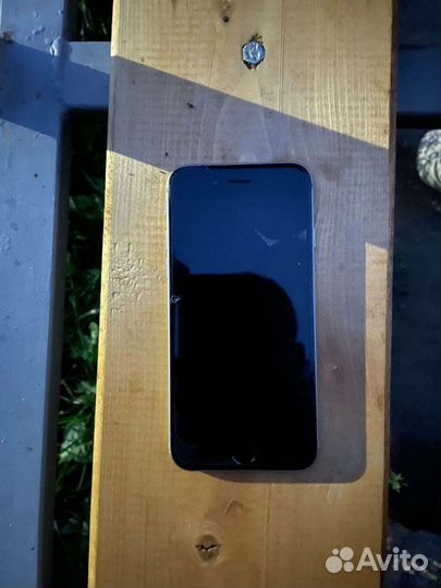 Телефон iPhone 6s