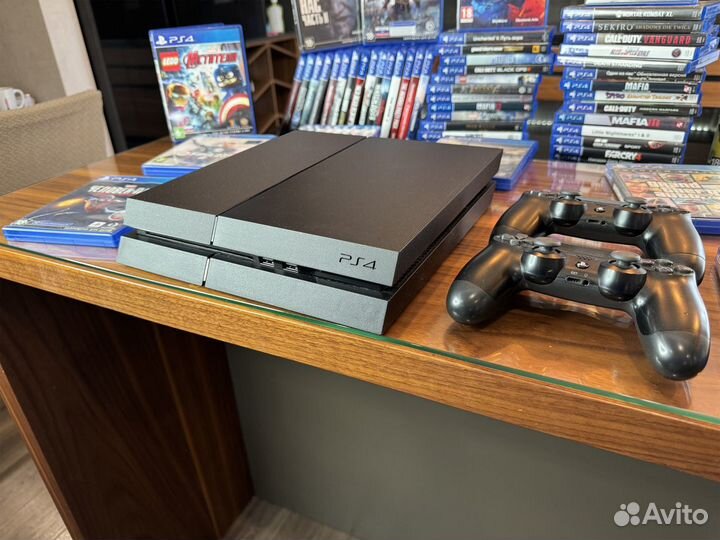 Sony PS4 + 155 игр и 2 джойстика