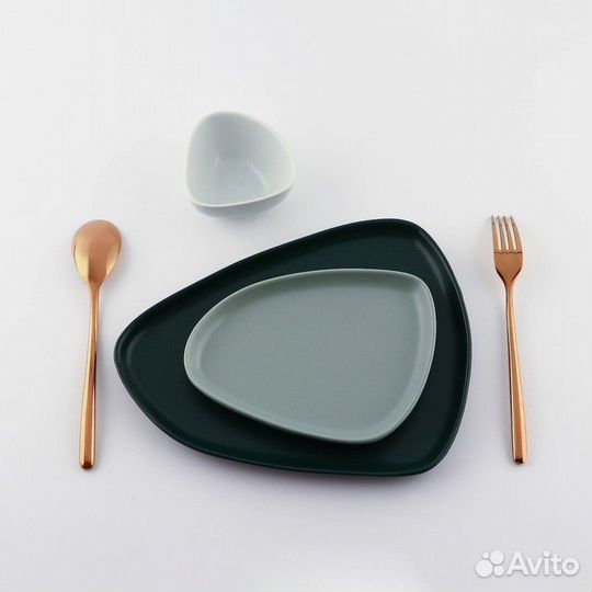 Тарелка нестандартной формы «Тёмно-зелёная», 28 х