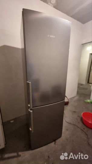 Холодильник Bosh состояние нового