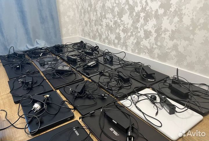 Ноутбуки с витрин и закрытых офисов