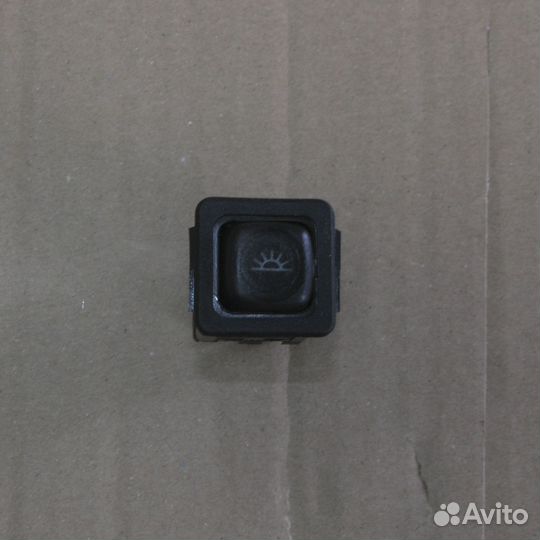 Выключатель кнопочный освещения салона 12-24V (4 к