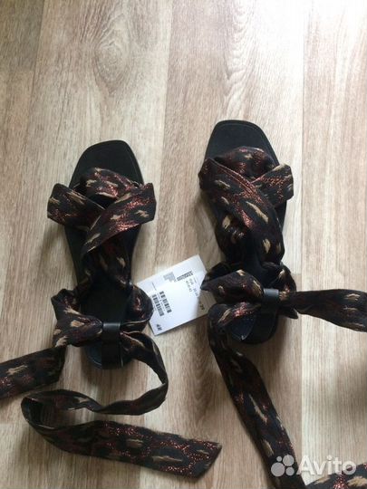 Босоножки hm