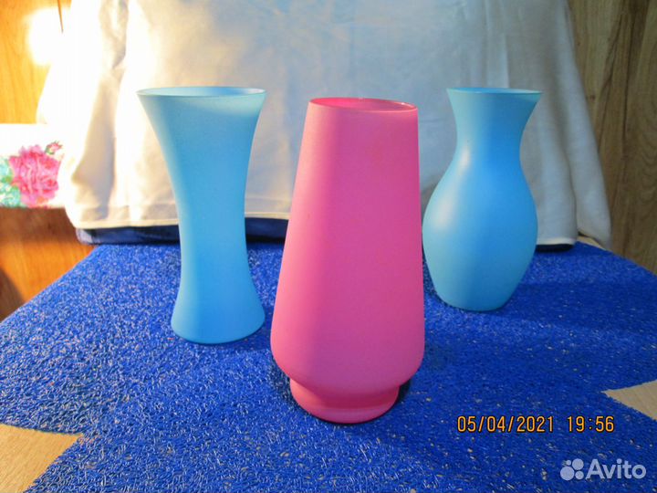 Вазы для цветов и стаканы для сока
