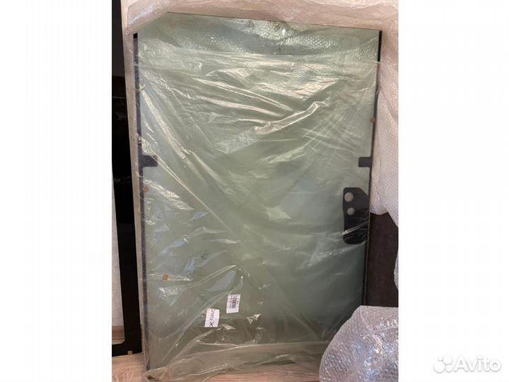 Стекло боковое правое Bobcat