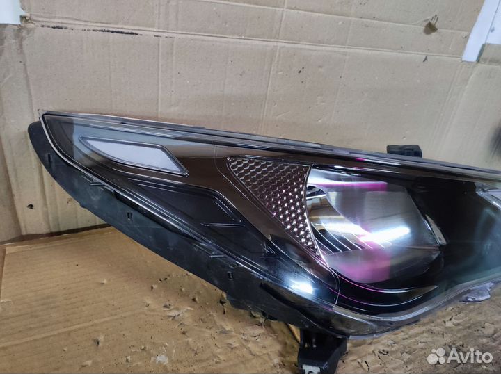 Фара правая Solaris 2 c 20г.в галоген оригинал б.у