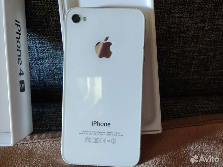 Телефон iPhone 4s