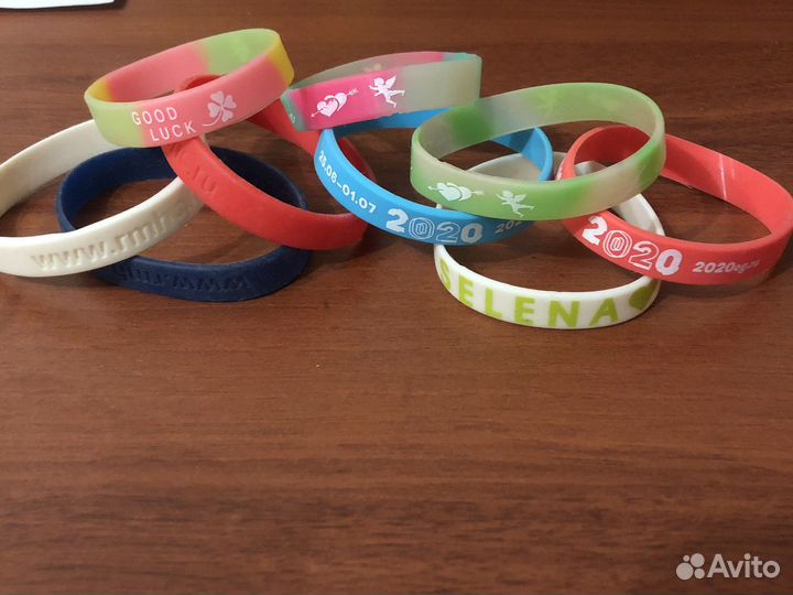 Набор резиновых браслетов на руку