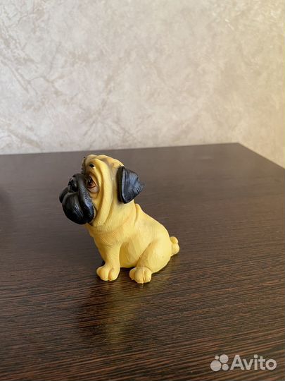 Мопс из гипса