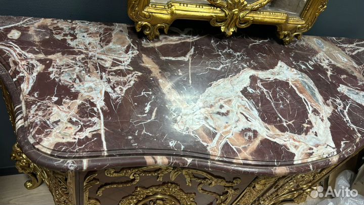 Комод. Мебель в стиле Людовика. Антиквариат