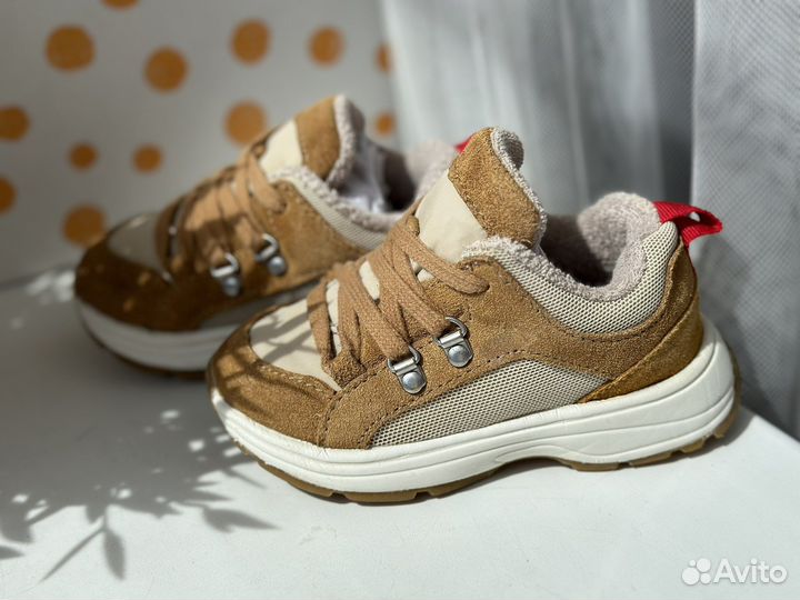 Кроссовки zara 22
