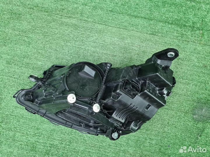 Фара правая Mercedes-Benz E-Class