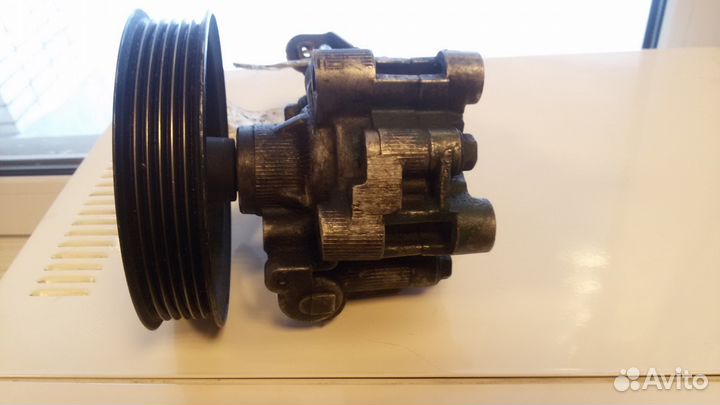 Насос гур Toyota Matrix/Voltz/Corolla Pontiac Vibe