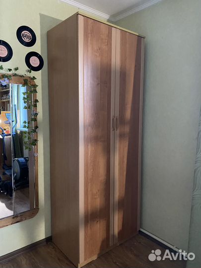 Компьютерный стол,шкаф, стеллаж