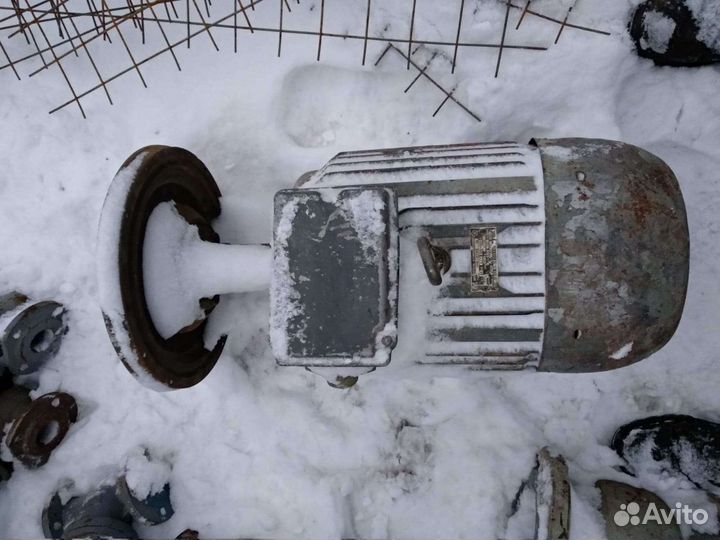 Электродвигатель 220в-380б/у