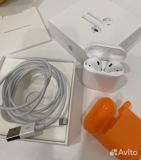 Наушники AirPods