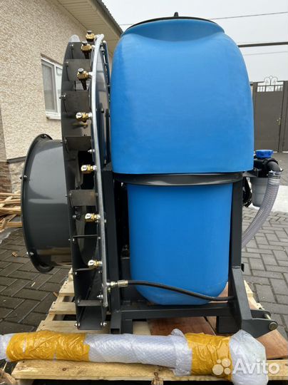 Опрыскиватель садовый навесной