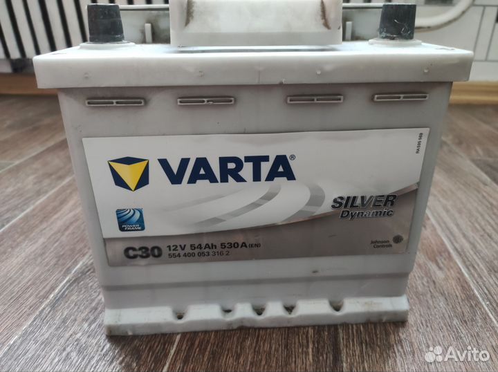 Автомобильный аккумулятор батарея Varta silver c30